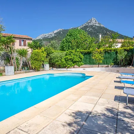 Les Capucines By * La Garde (Var)